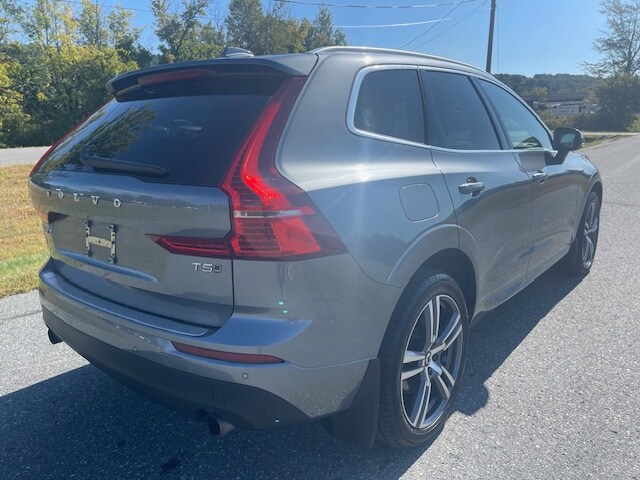 2021 Volvo XC60 T5 Momentum photo 3