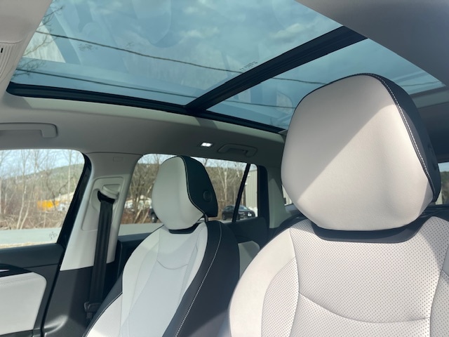 2025 Volkswagen Tiguan SE - Photo 13