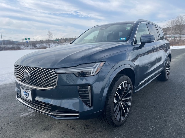 2025 Volvo XC90 Plus's photo