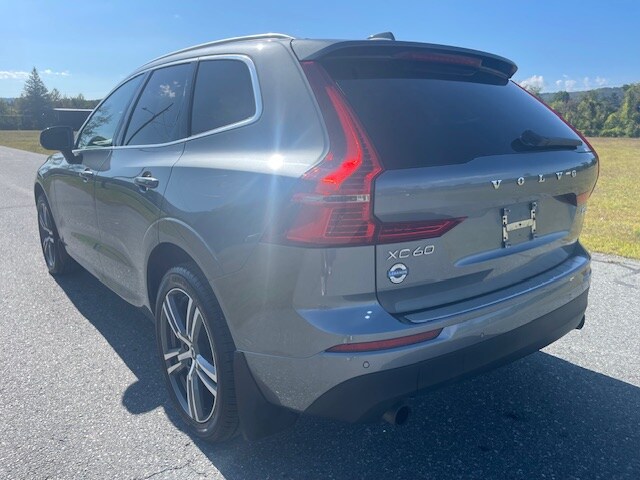 2021 Volvo XC60 T5 Momentum photo 2