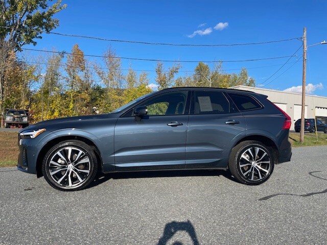 2025 Volvo XC60 B5 Plus photo 2