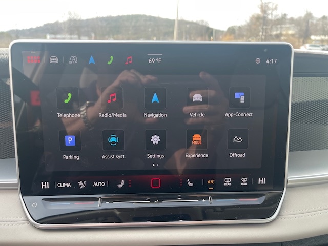 2025 Volkswagen Tiguan SE - Photo 14