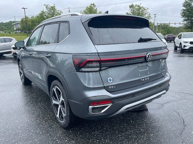 2025 Volkswagen Taos SEL photo 2
