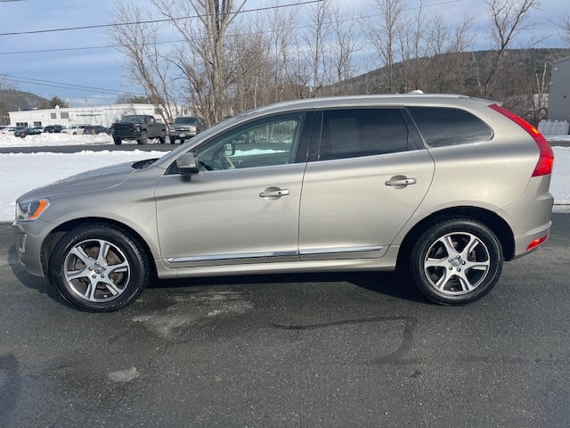 Used 2015 Volvo XC60 T6 with VIN YV4902RKXF2637138 for sale in Lebanon, NH