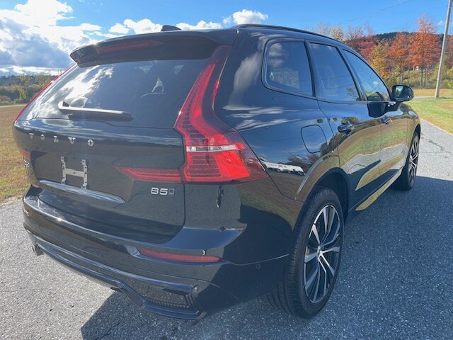 2025 Volvo XC60 B5 Plus photo 4