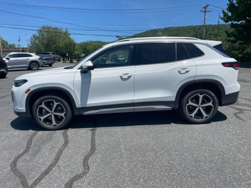 New 2026 Volkswagen Tiguan 2.0T SE SUV