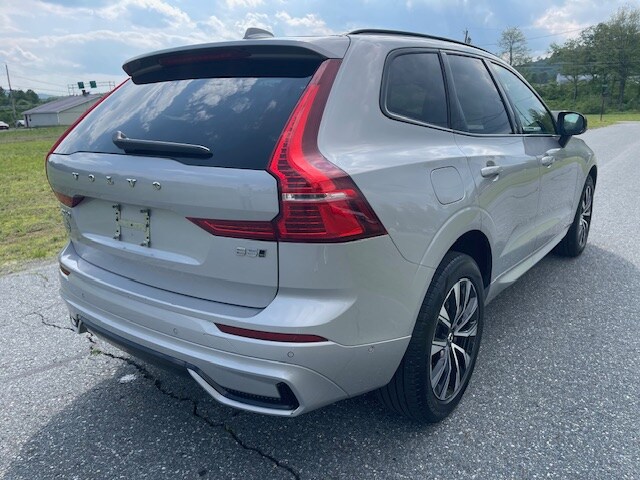 2024 Volvo XC60 B5 Plus photo 4