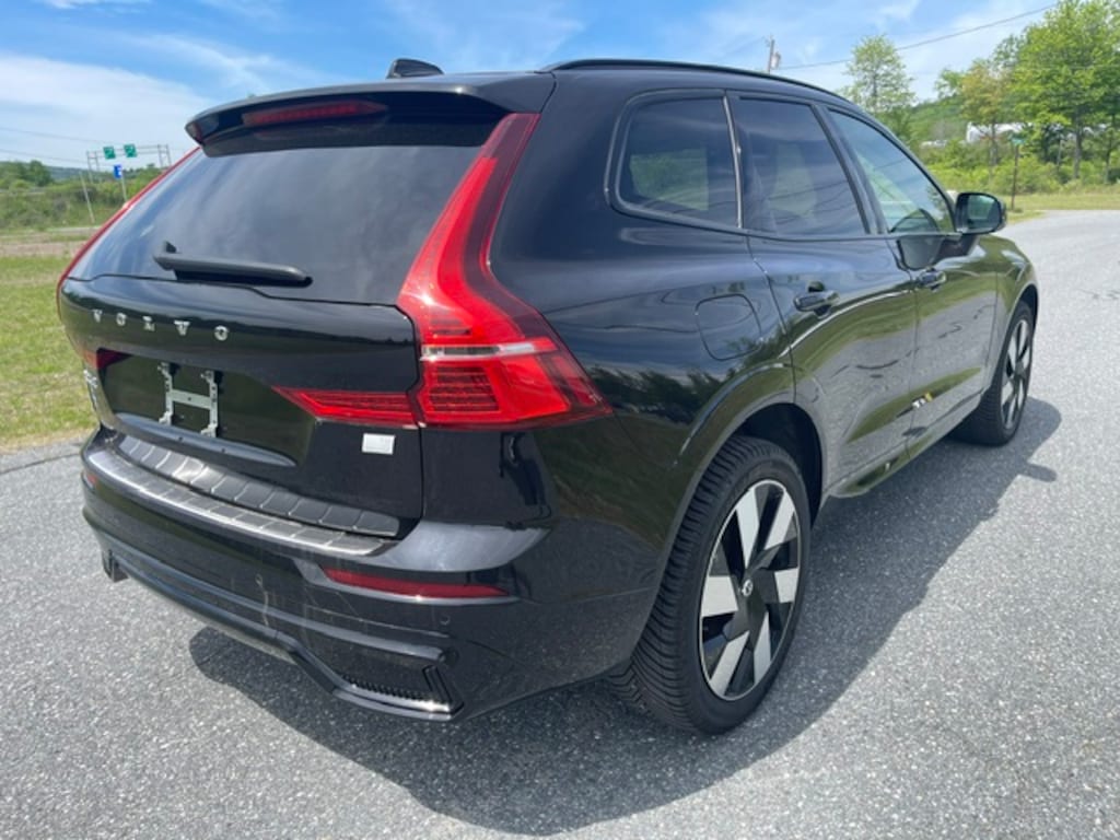 Used 2024 Volvo XC60 plug-in hybrid T8 Plus Dark SUV