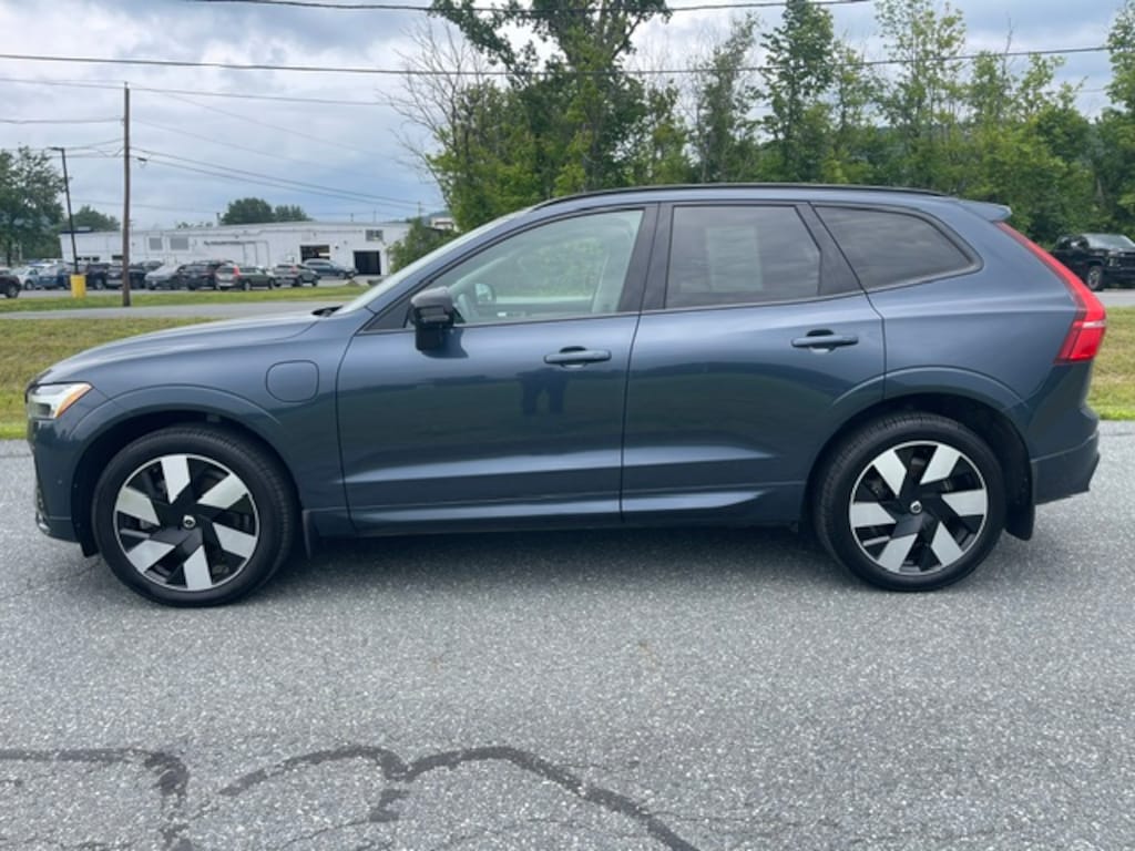 Used 2024 Volvo XC60 plug-in hybrid T8 Plus Dark SUV
