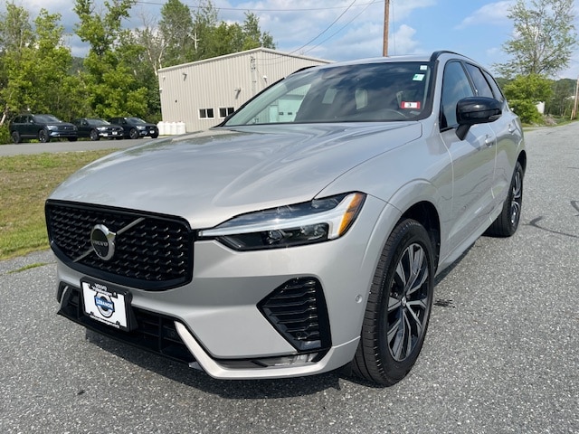 2024 Volvo XC60 B5 Plus Dark Theme