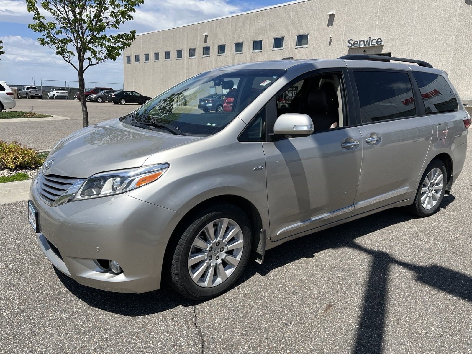 Used 2016 Toyota Sienna Limited Premium with VIN 5TDDK3DC3GS139273 for sale in Willmar, Minnesota