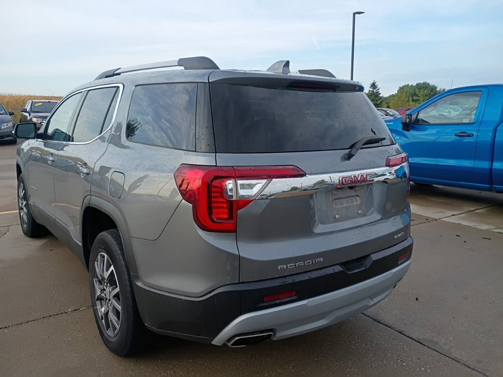 2022 Gmc Acadia SLE photo 4