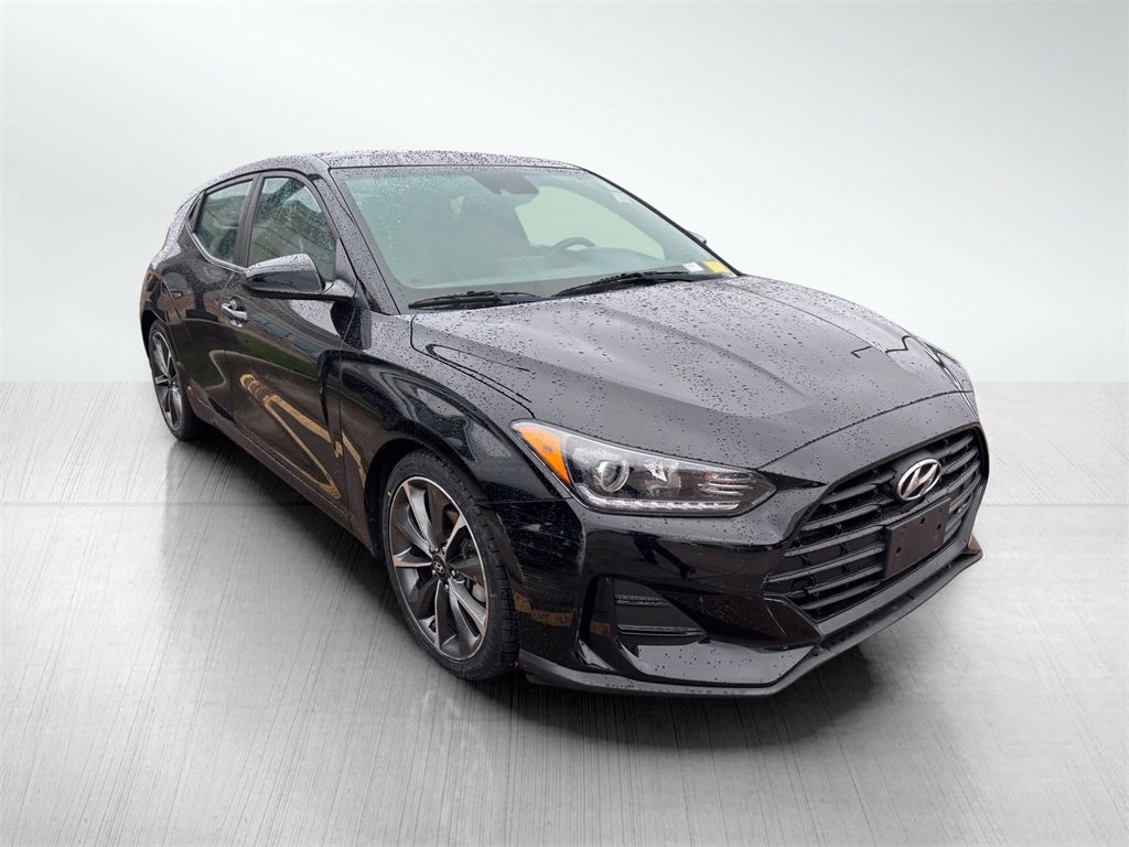 2019 Hyundai Veloster 2.0L Premium photo 2