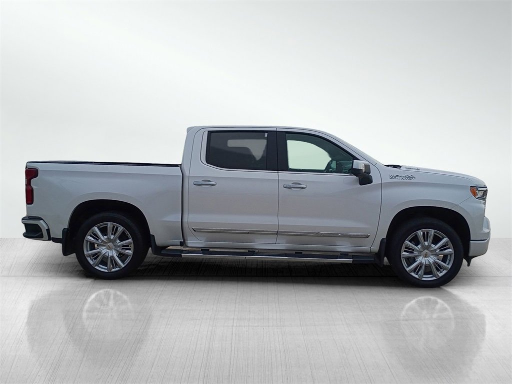 2024 Chevrolet Silverado 1500 High Country photo 3