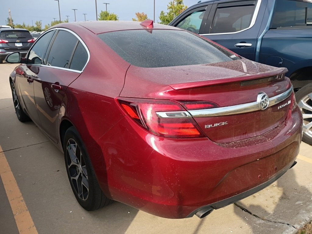 2017 Buick Regal Turbo Sport Touring photo 4