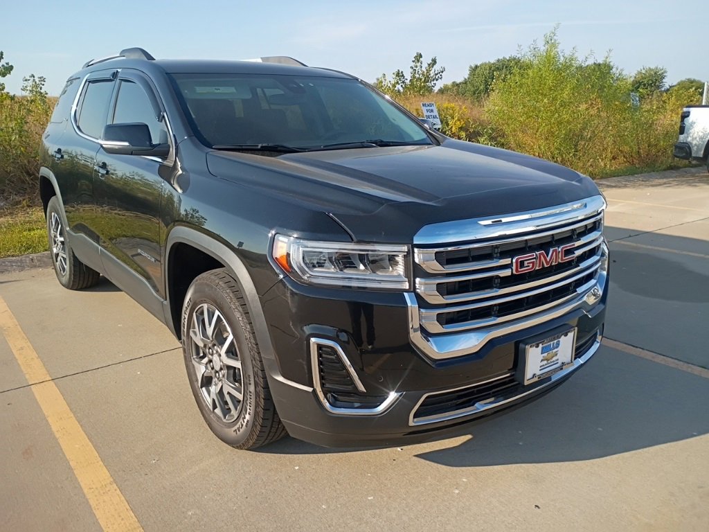 2023 Gmc Acadia SLE photo 2