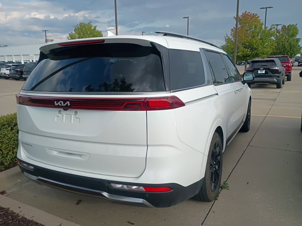 2024 Kia Carnival SX Prestige photo 3