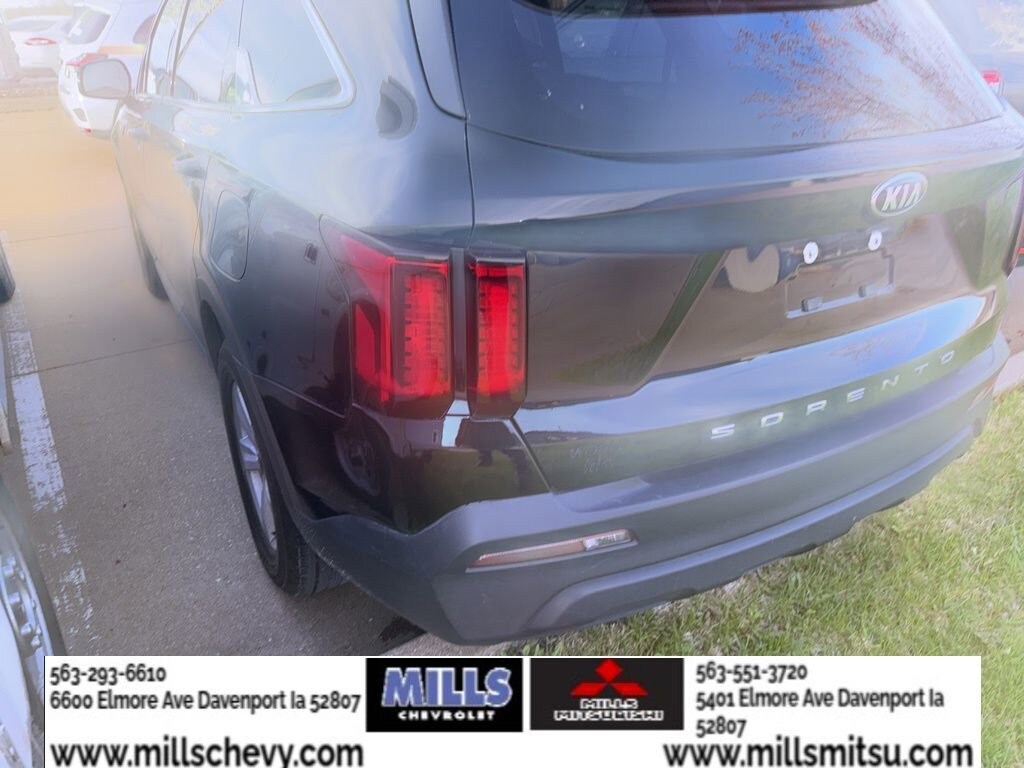 Used 2021 Kia Sorento LX SUV