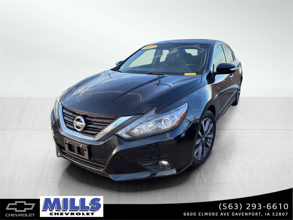 2017 Nissan Altima SL's photo