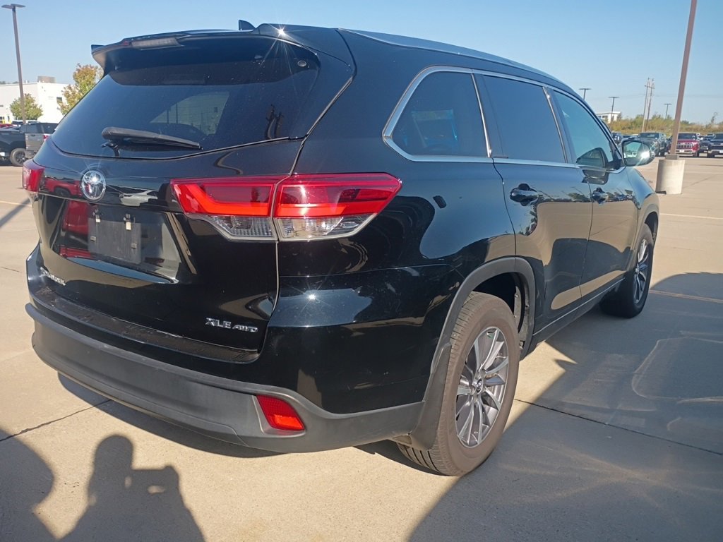 2017 Toyota Highlander XLE photo 3