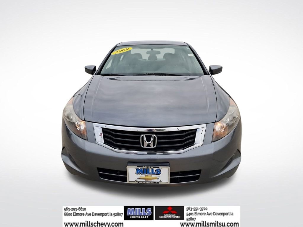 Used 2009 Honda Accord LX with VIN JHMCP26369C011374 for sale in Davenport, IA