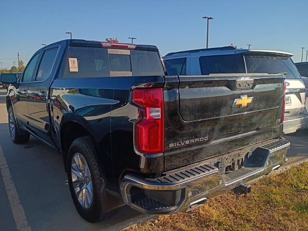 2022 Chevrolet Silverado 1500 LTZ photo 4