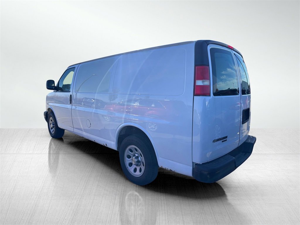 2013 Chevrolet Express 1500 Work Cargo Van photo 3