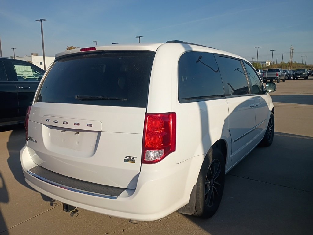 2017 Dodge Grand Caravan GT photo 3