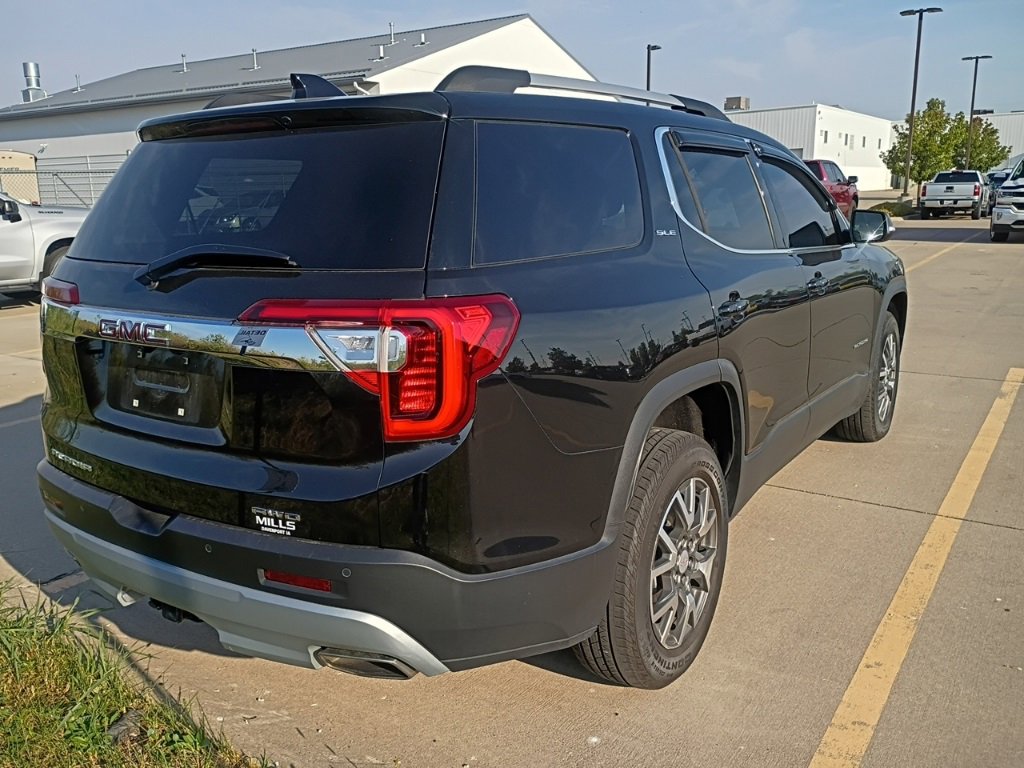 2023 Gmc Acadia SLE photo 3
