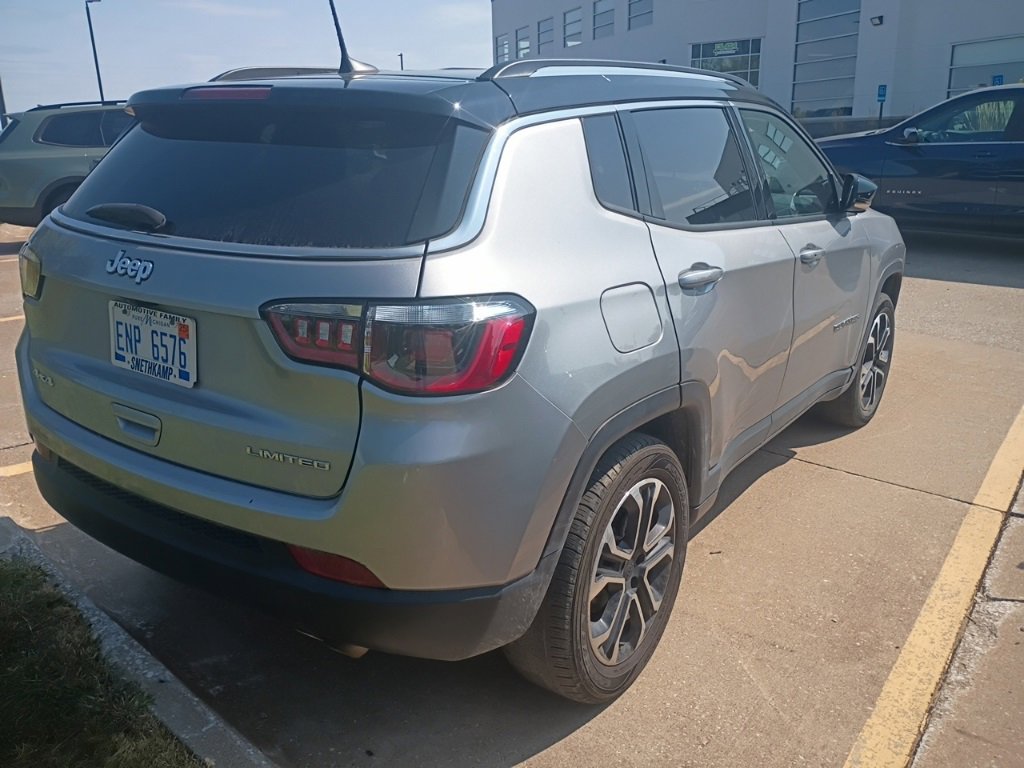 2022 Jeep Compass Limited photo 2