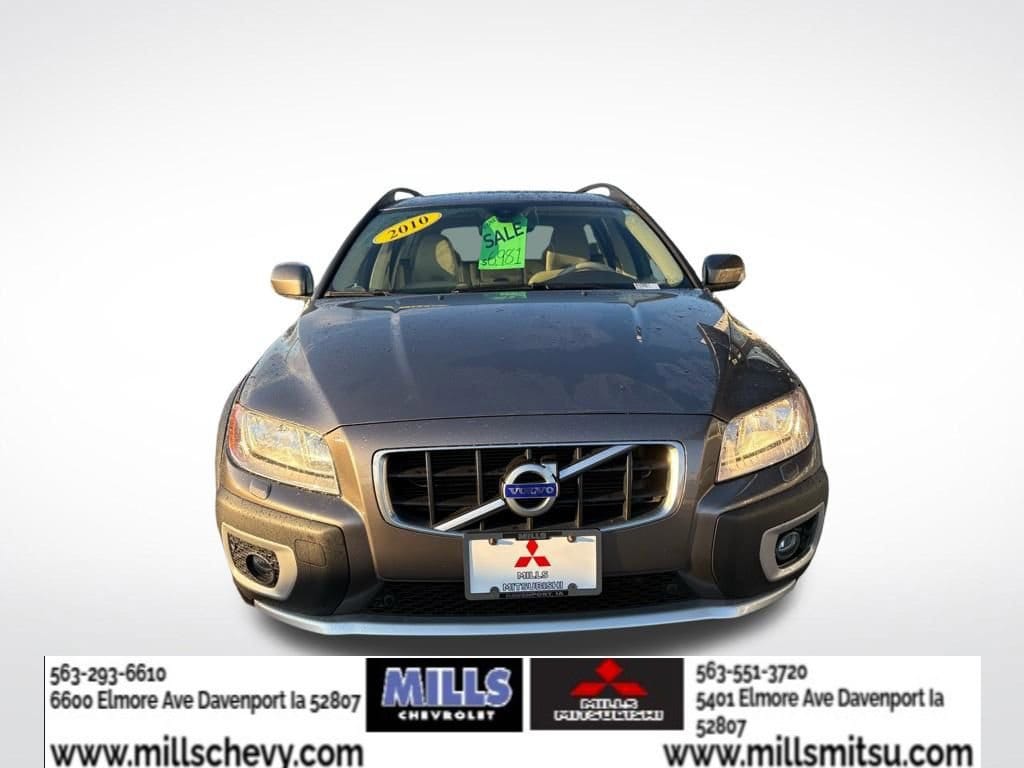 Used 2010 Volvo XC70 3.2 with VIN YV4982BZ0A1092789 for sale in Davenport, IA