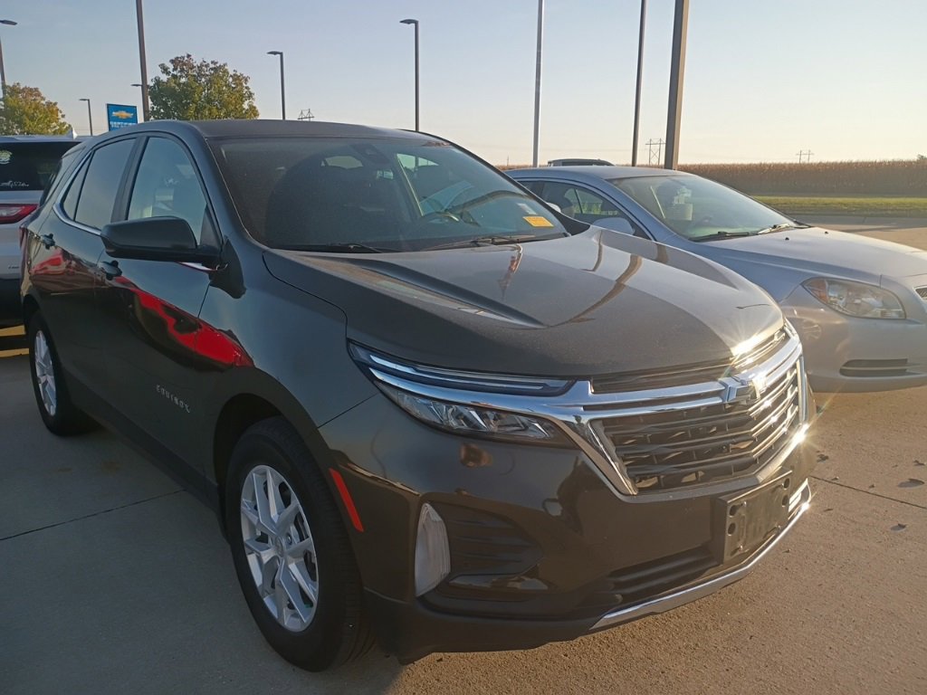 2023 Chevrolet Equinox photo 2