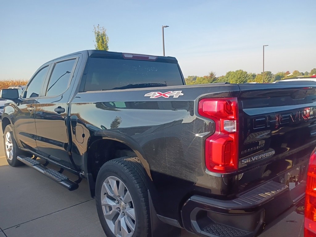 2021 Chevrolet Silverado 1500 Custom photo 3