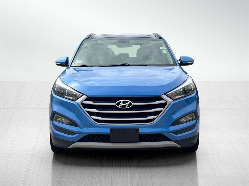 Used 2018 Hyundai Tucson Value with VIN KM8J33A23JU703904 for sale in Davenport, IA