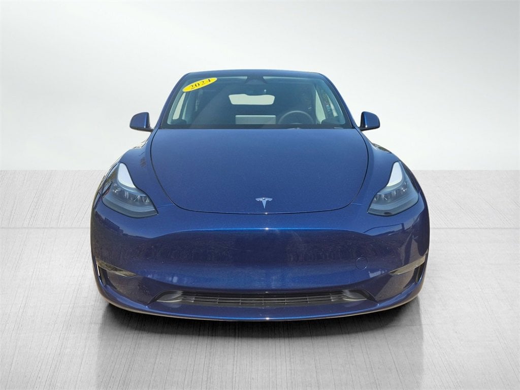 Used 2024 Tesla Model Y Long Range with VIN 7SAYGDEE3RA271238 for sale in Davenport, IA