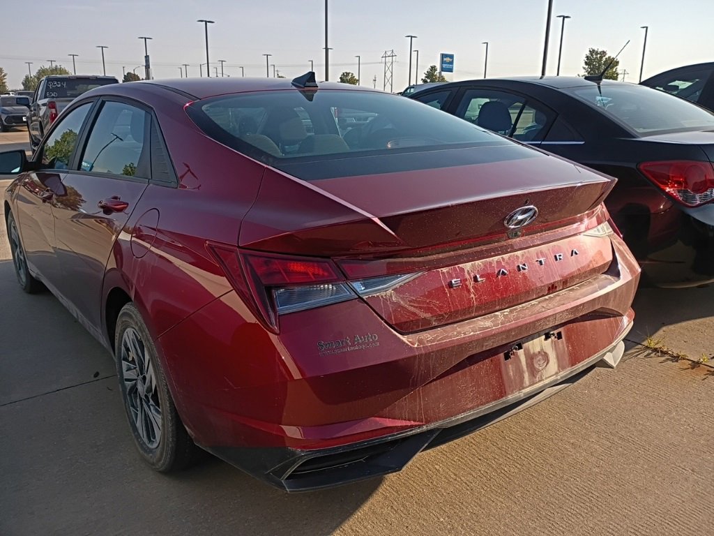 2023 Hyundai Elantra SEL photo 4