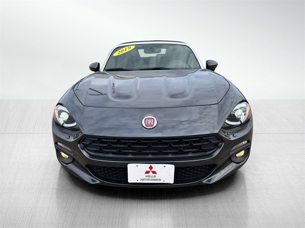 2019 Fiat 124 Spider Lusso photo 2