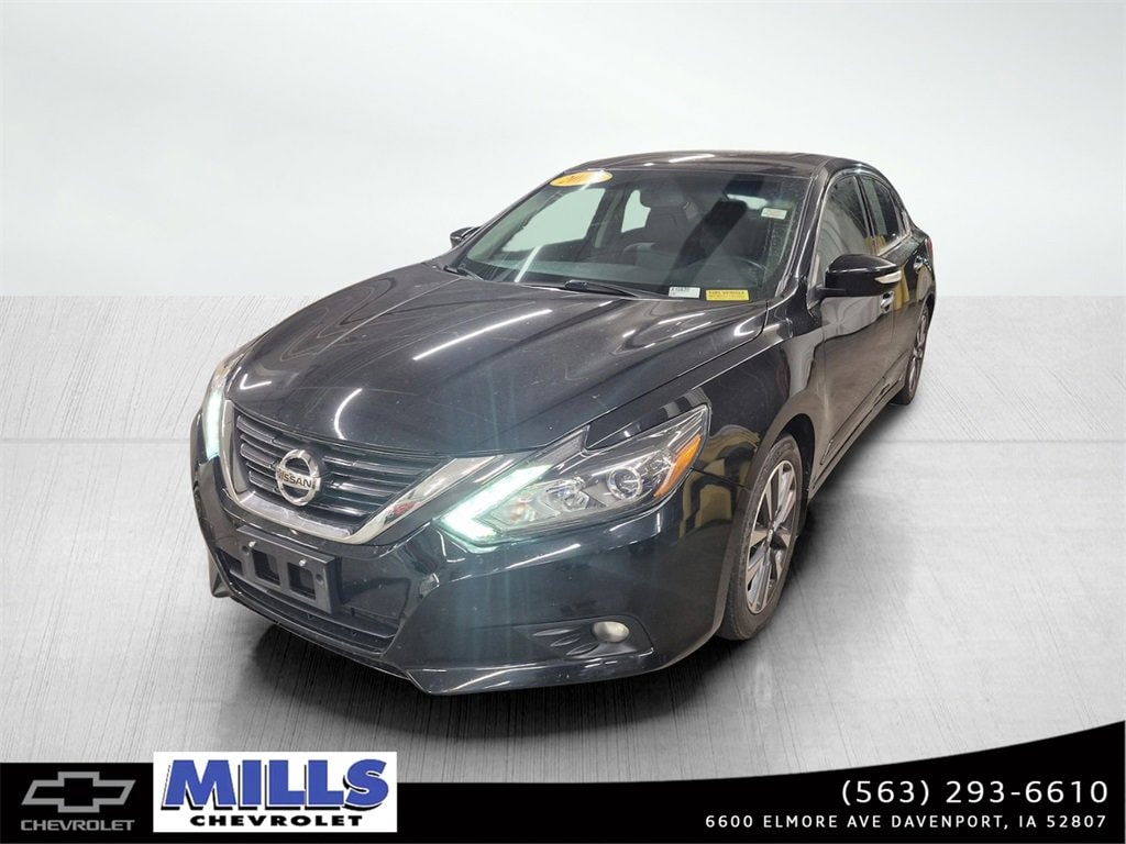 2017 Nissan Altima SL's photo