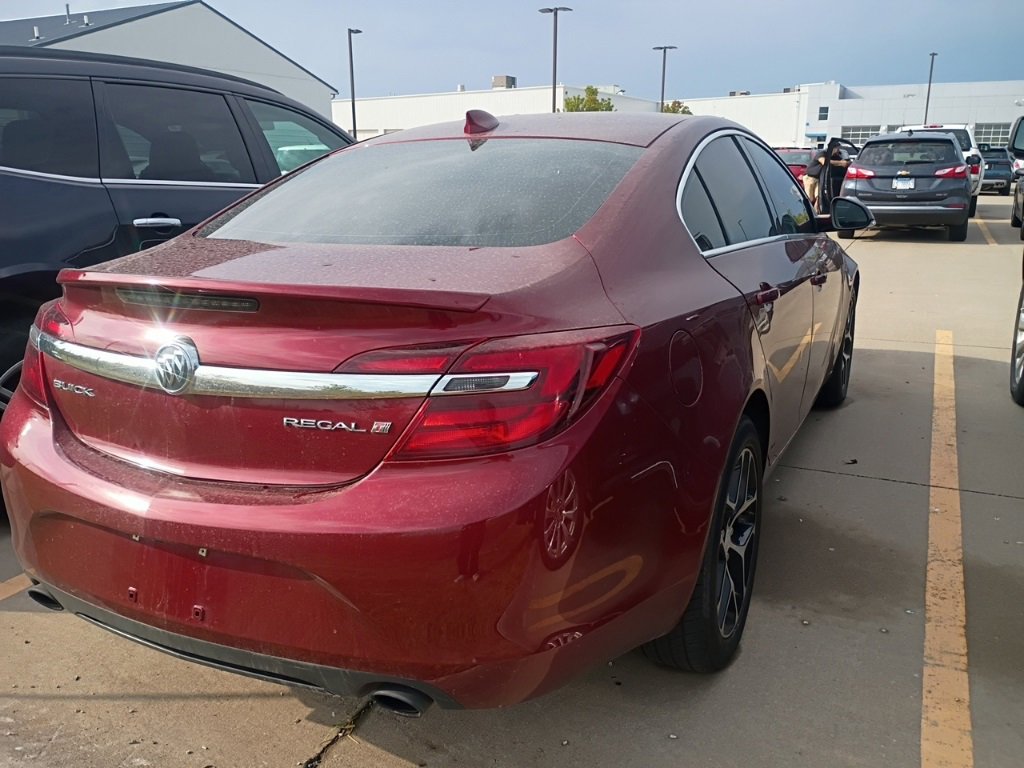 2017 Buick Regal Turbo Sport Touring photo 3