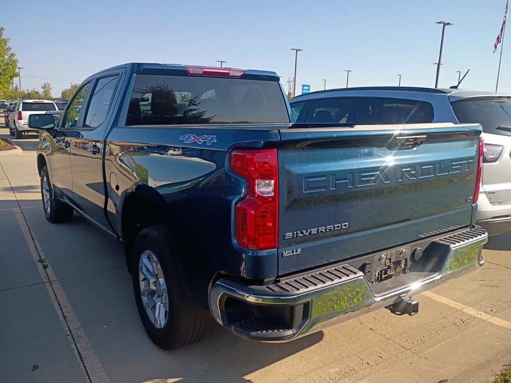 2022 Chevrolet Silverado 1500 LT photo 4