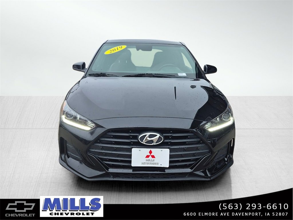 2019 Hyundai Veloster Premium's photo