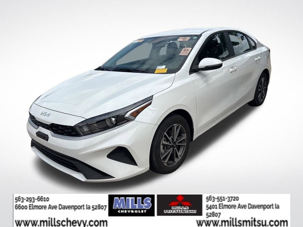 2024 Kia Forte LXS AT's photo