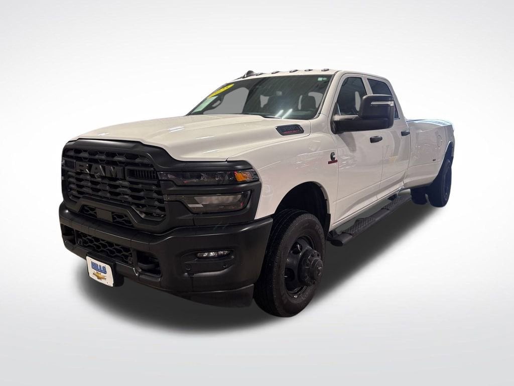 2025 RAM 3500 Tradesman Crew Cab LB DRW 4WD