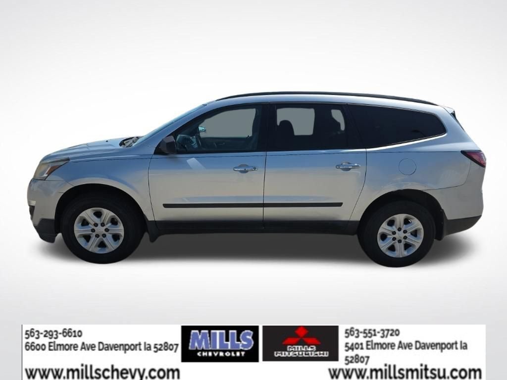 Used 2015 Chevrolet Traverse LS with VIN 1GNKRFKD8FJ266202 for sale in Davenport, IA