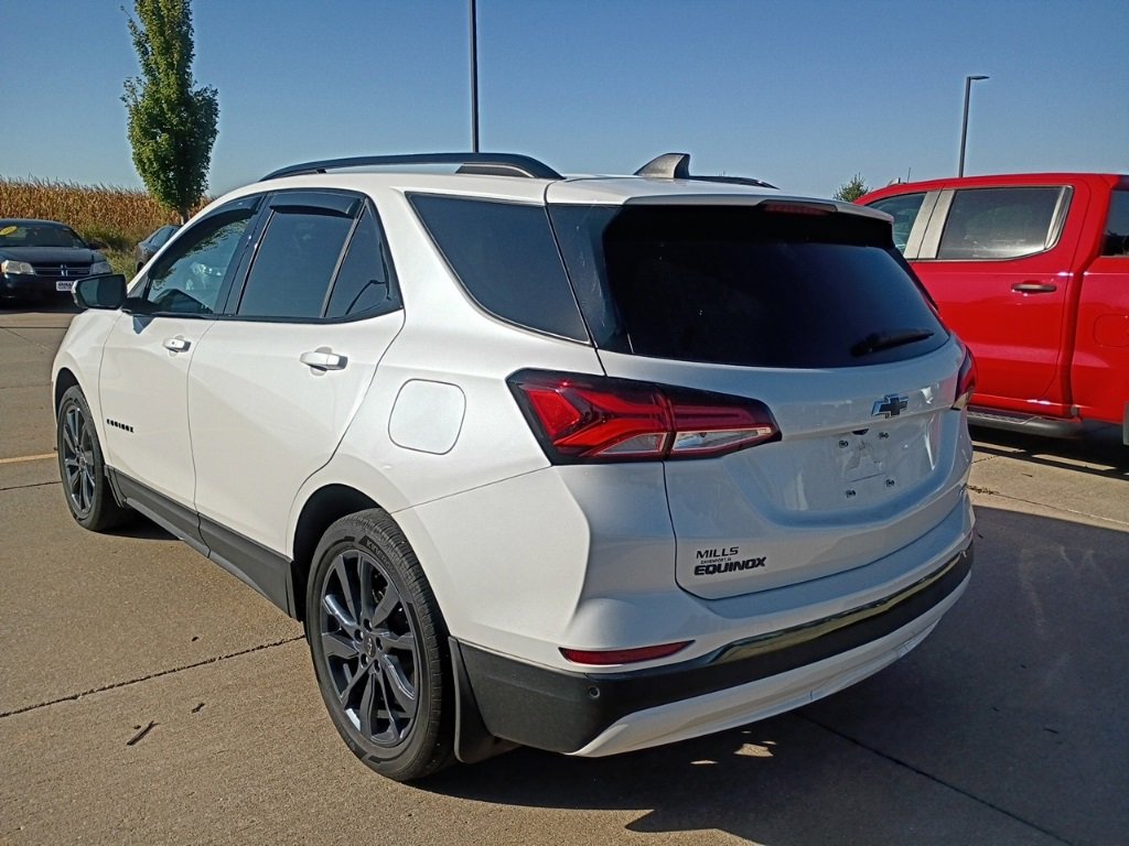 2022 Chevrolet Equinox RS photo 2