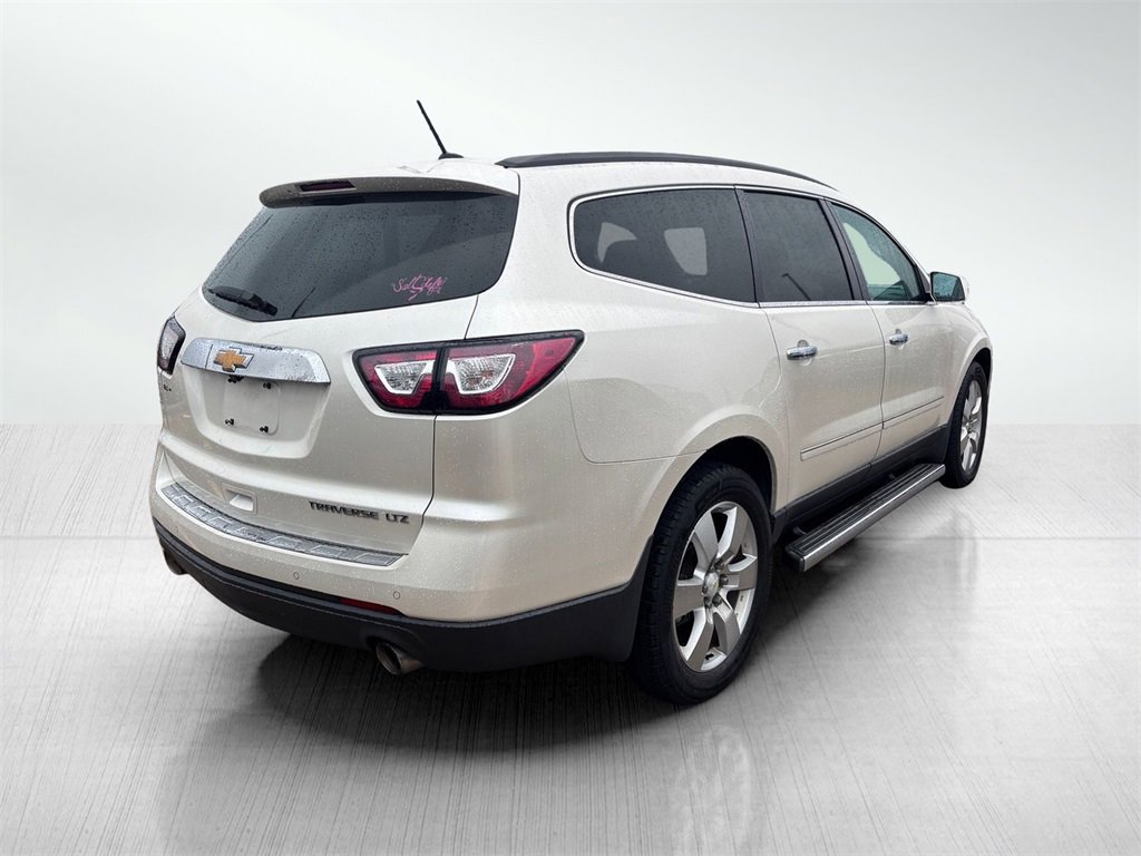 2014 Chevrolet Traverse LTZ photo 3