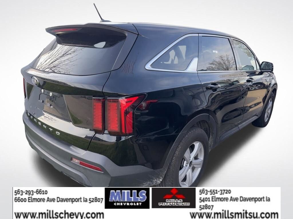 Used 2021 Kia Sorento LX SUV