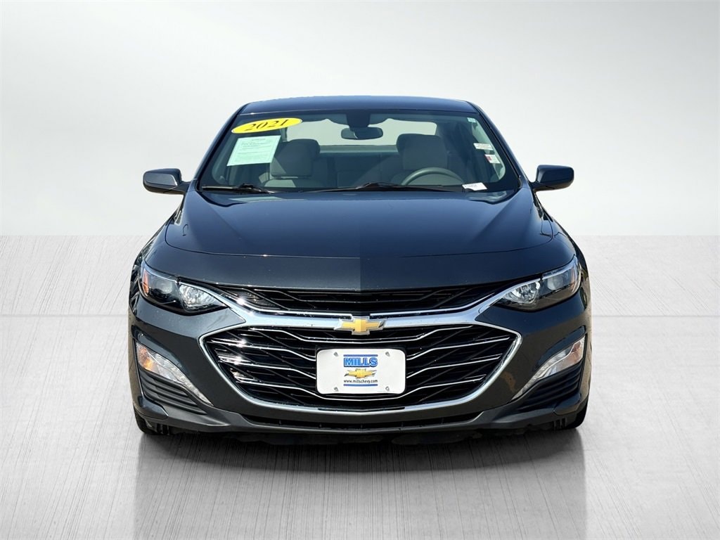 Used 2021 Chevrolet Malibu 1LT with VIN 1G1ZD5ST4MF029660 for sale in Davenport, IA