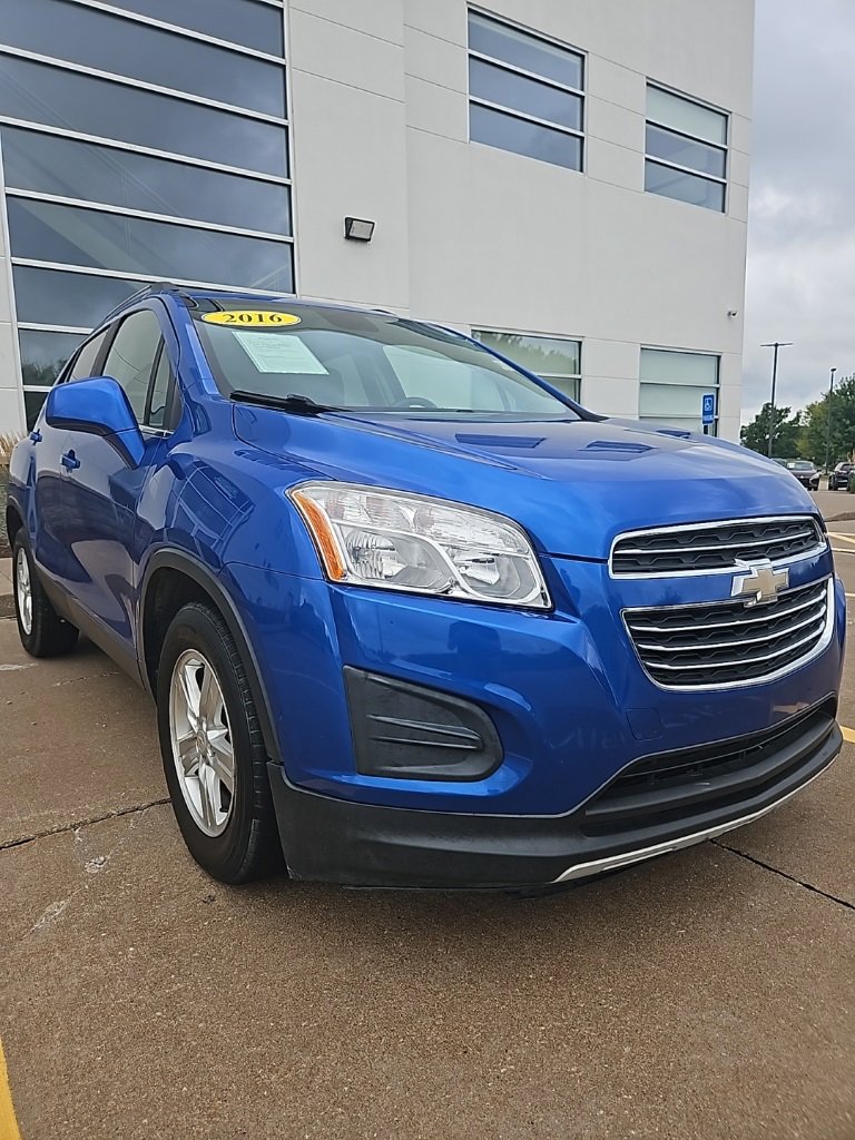 Used 2016 Chevrolet Trax LT with VIN KL7CJLSB2GB720518 for sale in Davenport, IA