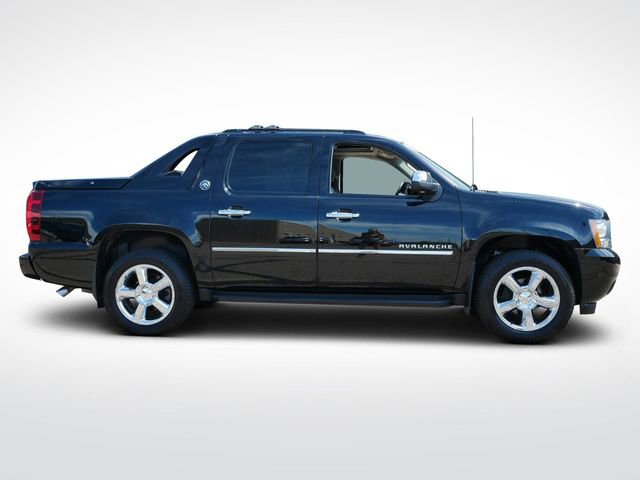 Used 2013 Chevrolet Avalanche LTZ with VIN 3GNTKGE71DG301455 for sale in Baxter, Minnesota